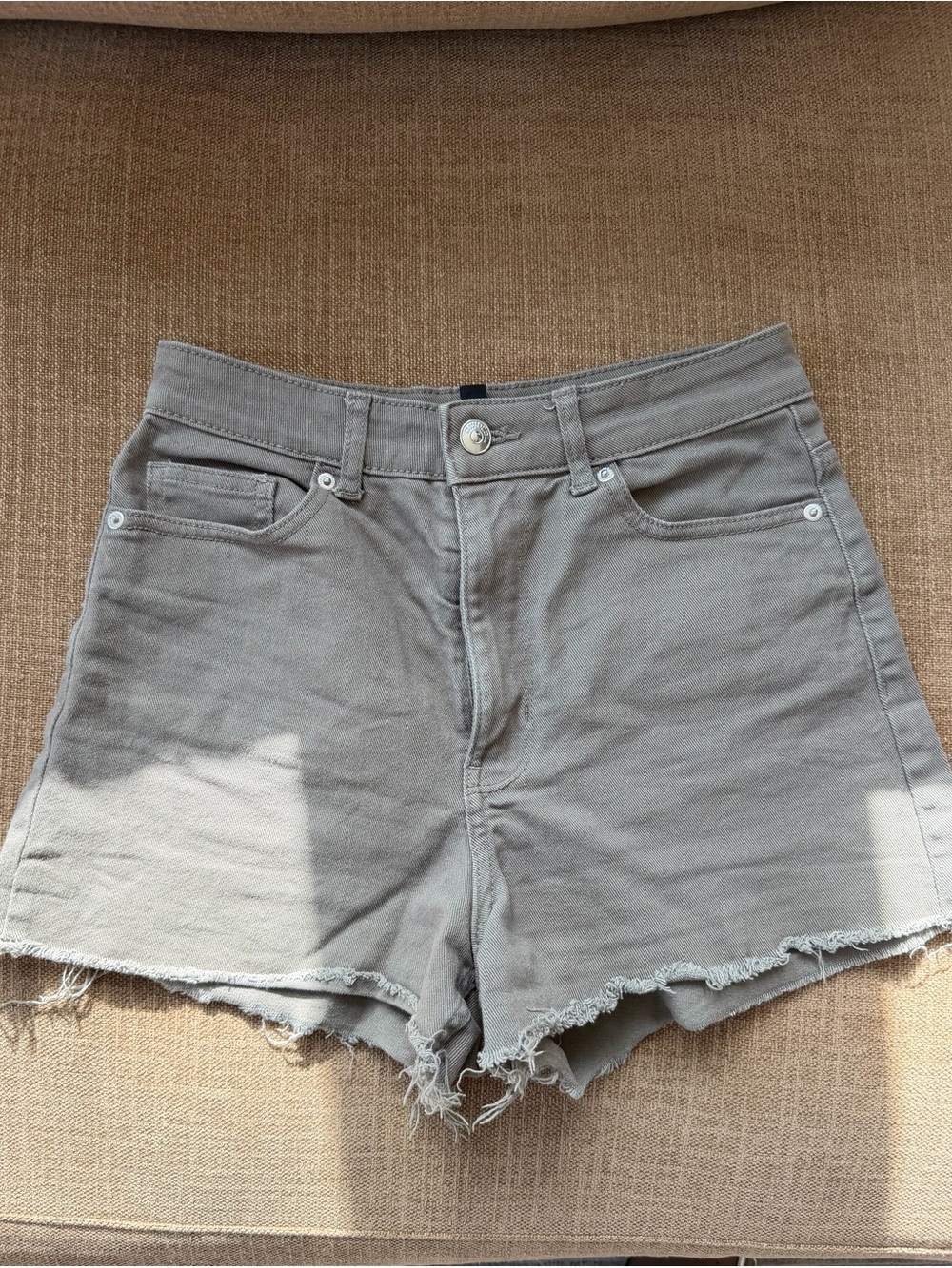 H&M Light Gray High-Rise Frayed Hem Jean Shorts